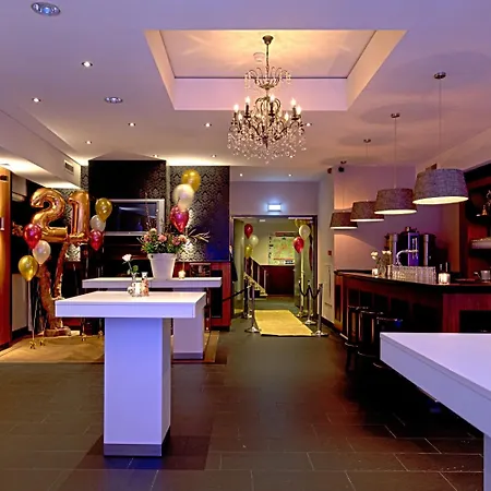 Restaurant St. Lambert Hotel 2*