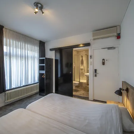 Restaurant St. Lambert Hotel 2*