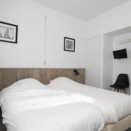 Restaurant St. Lambert Hotel 2*