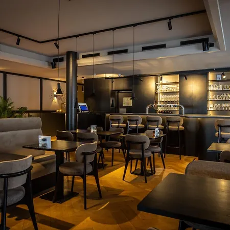 Restaurant St. Lambert Hotel