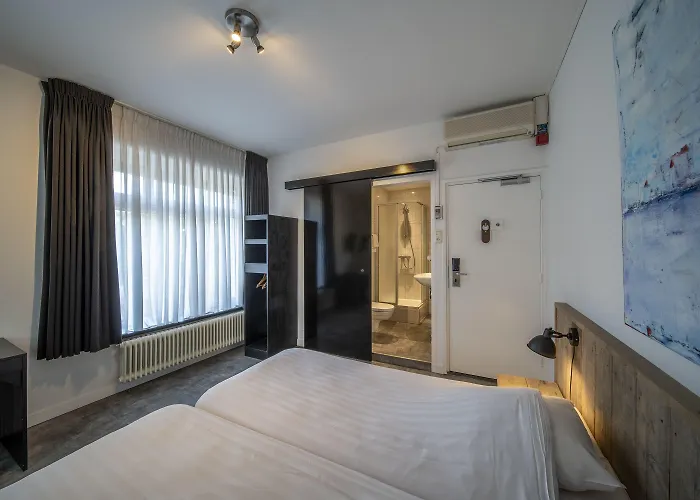 Restaurant St. Lambert Hotel 2*