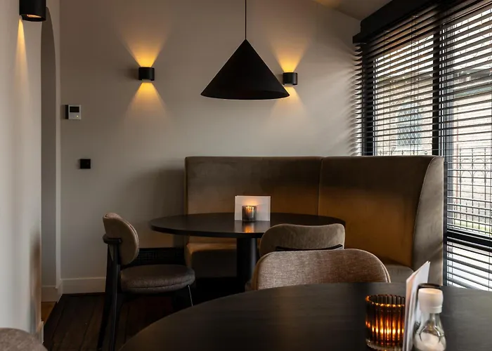 Restaurant St. Lambert Hotel 2*